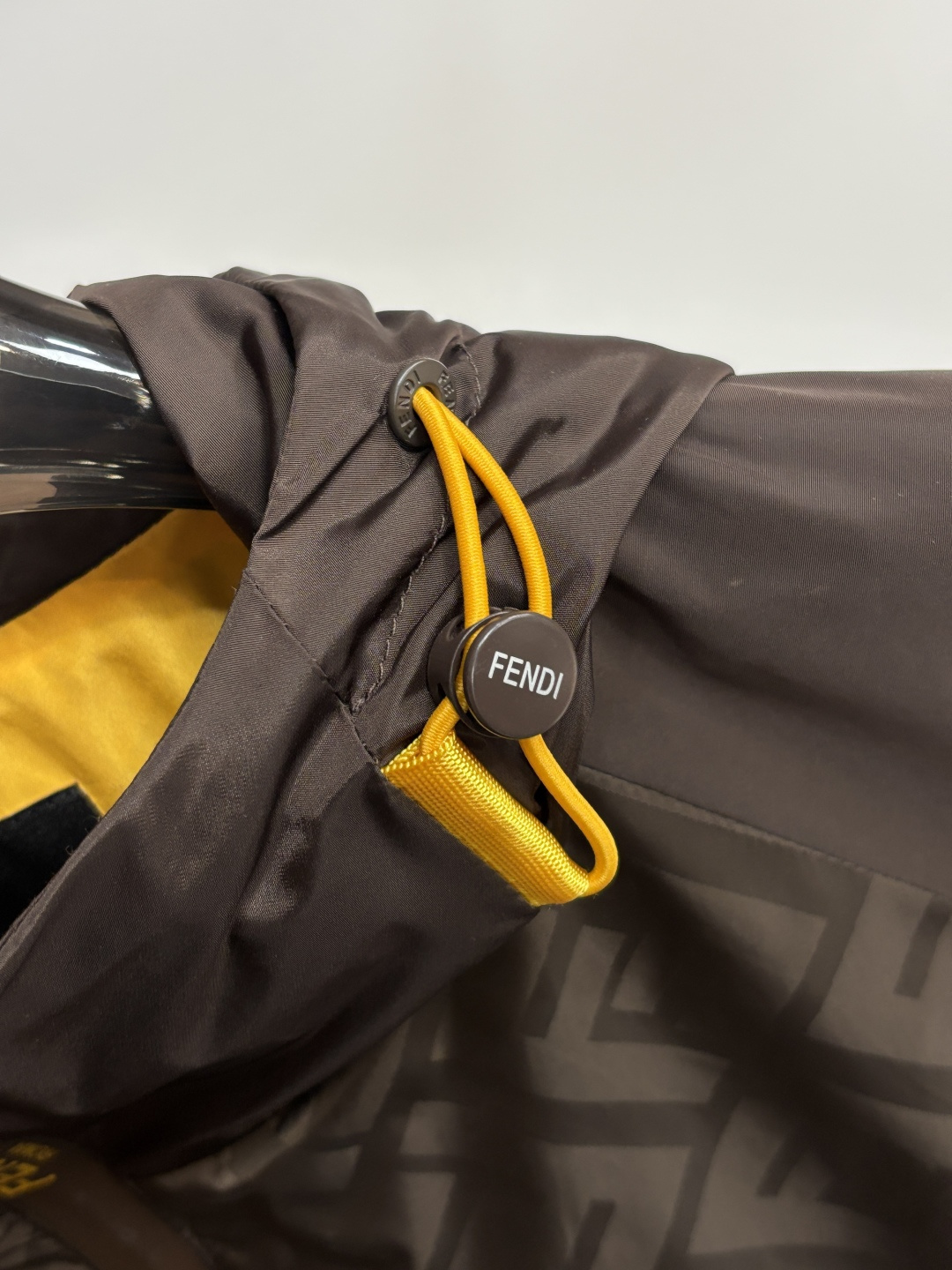 Fendi 2026ss春季新款发布❤️芬迪连帽夹克外套，春季爆款外套，经典字母logo提花面料设计，穿