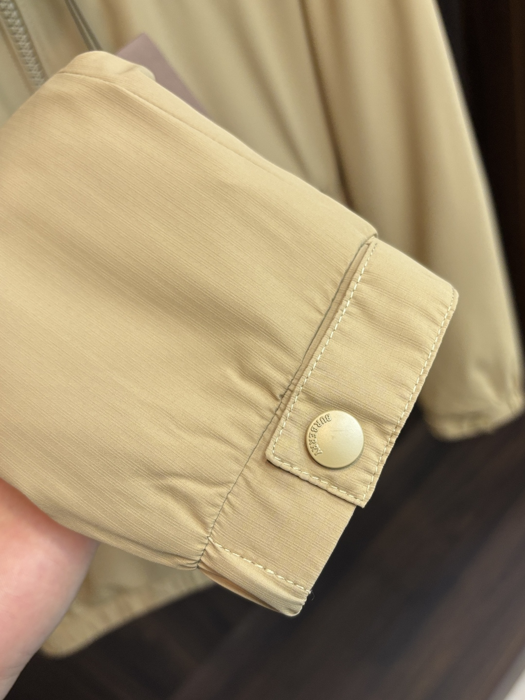 Burberry 2026春季新款发布❤️巴宝莉立领夹克外套，隐藏帽衫设计春季爆款夹克外套，字母Logo