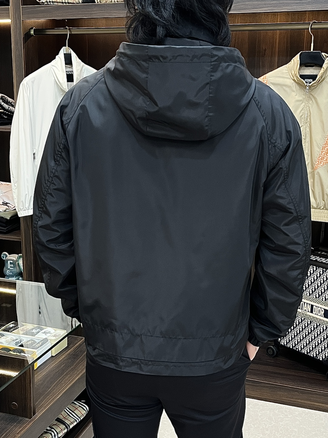 Moncler 2026春季新款发布❤️蒙口立领夹克外套，隐藏帽衫设计春季爆款夹克外套，字母Logo 刺