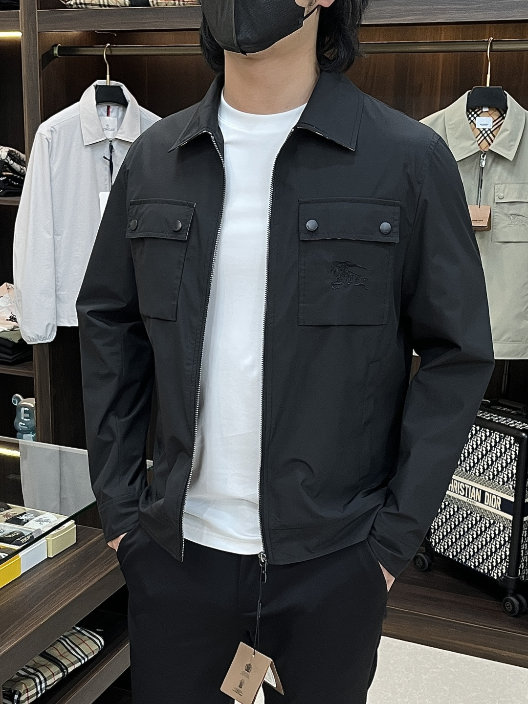 Burberry 2026春季新款发布❤️巴宝莉翻领夹克外套，设计春季爆款夹克外套，字母Logo 刺绣款