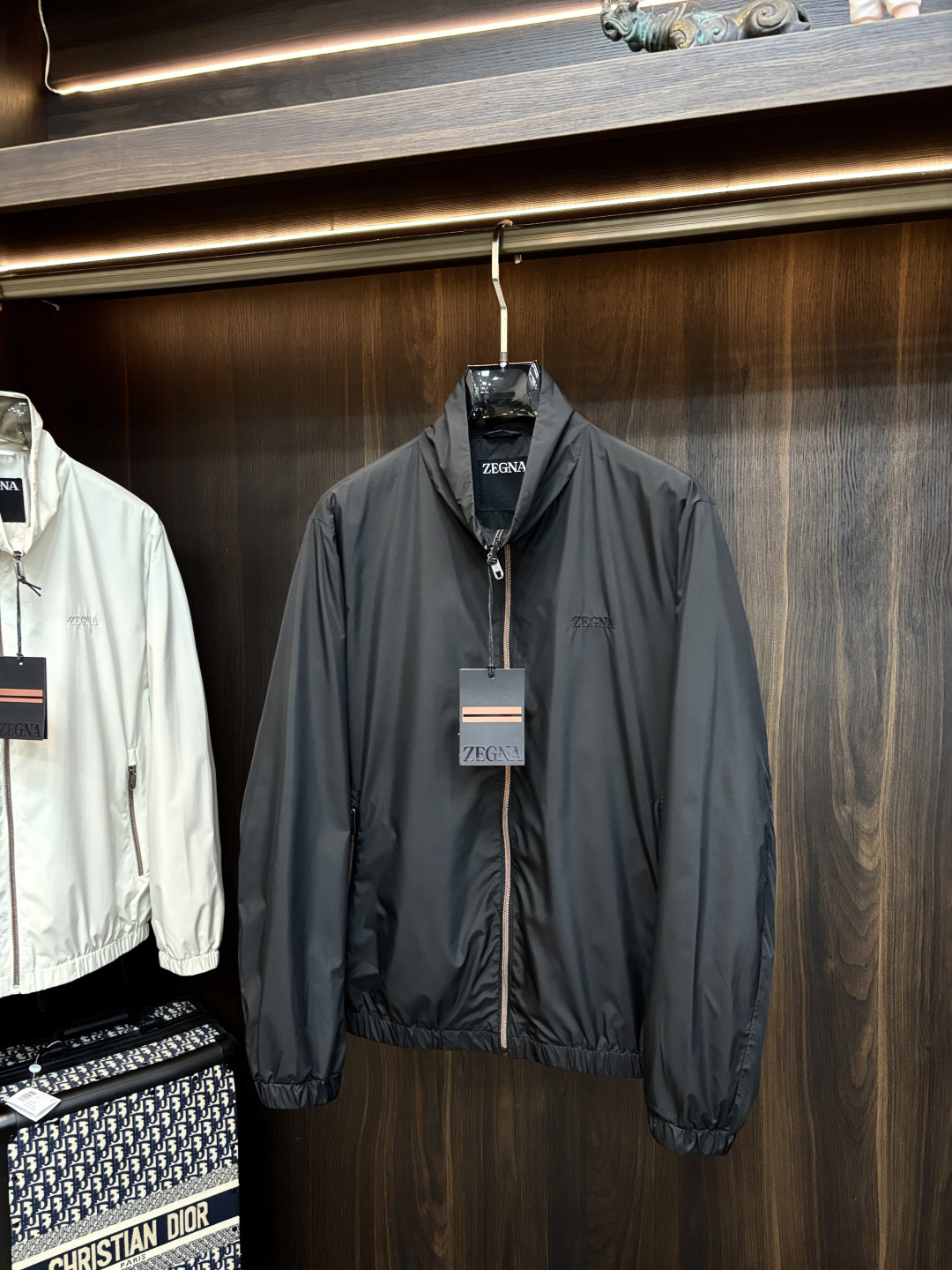 Zegna 2026春季新款发布❤️杰尼亚立领夹克外套，设计春季爆款夹克外套，字母Logo 刺绣款，穿上