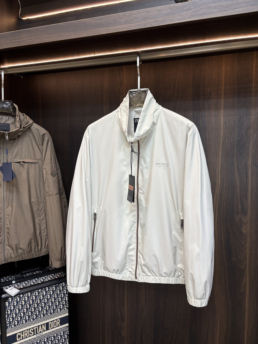 Zegna 2026春季新款发布❤️杰尼亚立领夹克外套，设计春季爆款夹克外套，字母Logo 刺绣款，穿上