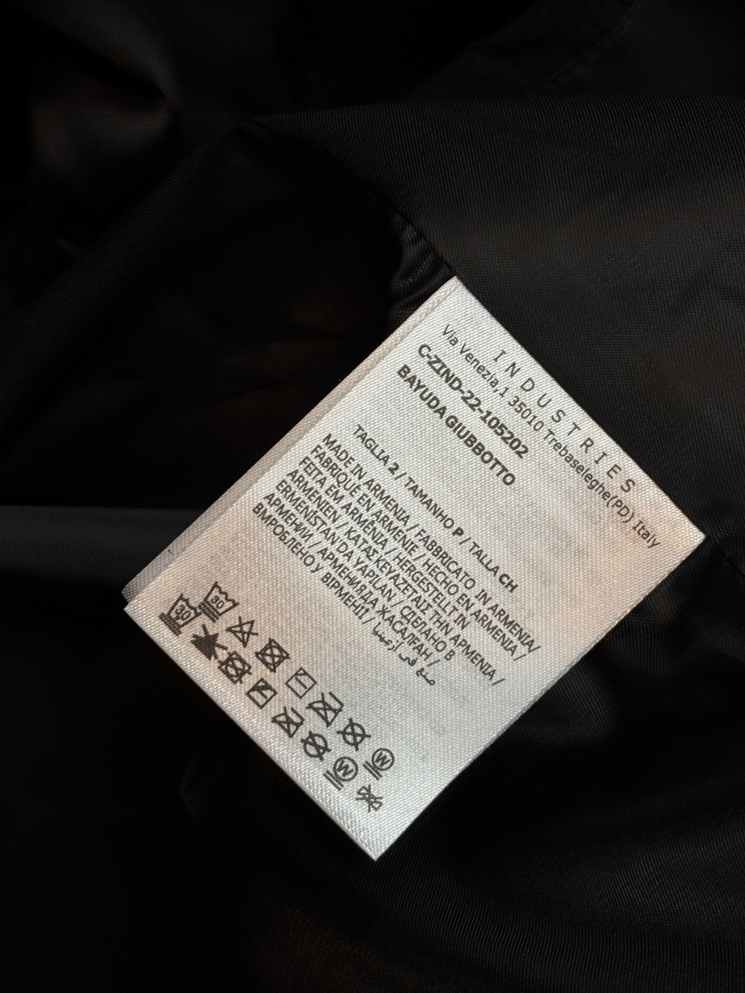Moncler 2026春季新款发布❤️蒙口翻领夹克外套，设计春季爆款夹克外套，字母Logo 刺绣款，穿