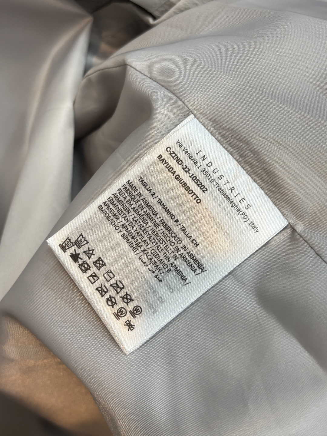 Moncler 2026春季新款发布❤️蒙口翻领夹克外套，设计春季爆款夹克外套，字母Logo 刺绣款，穿