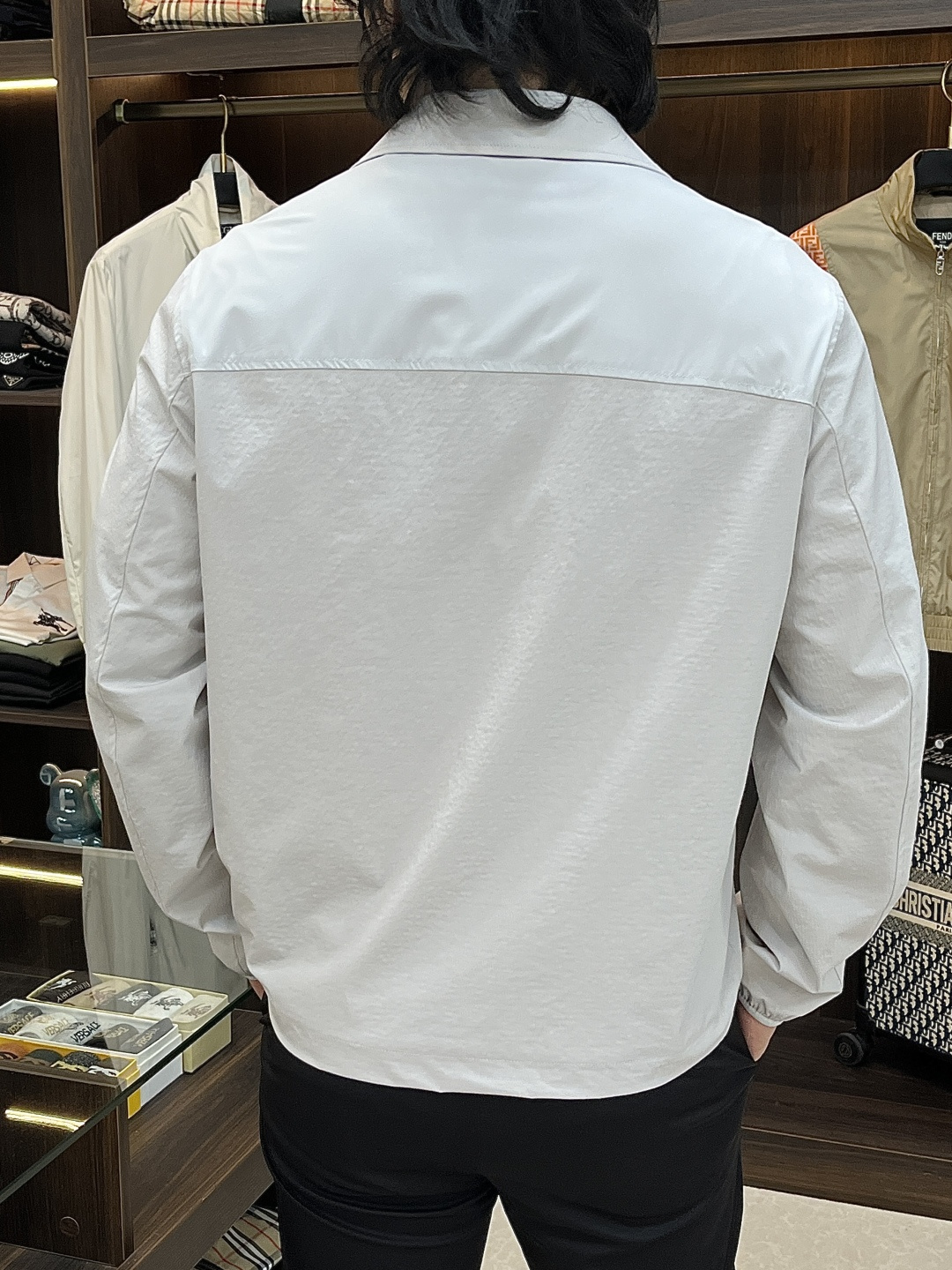 Moncler 2026春季新款发布❤️蒙口翻领夹克外套，设计春季爆款夹克外套，字母Logo 刺绣款，穿