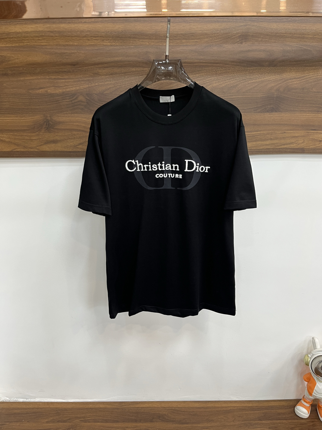 NO:761342,Mainly recommend Dior 2026ss autumn new release Dior round neck short-sleeved T-shirt, high-end new short-sleeved, letter logo printing, wearing it will make you feel comfortable and slim, lazy and casual, combined with clean and simple colors, it is particularly eye-catching, suitable for daily wear~ We introduce sports items decorated with vibrant printing, fashionable and quality life!  Size M-XXXL Color White H2026 new model first release, dior, dior, T-shirt, tees, t-shirt,19860909主推 Dior 2026ss秋季新款发布迪奥圆领短袖T恤,高端新款短袖,字母logo印花,穿上就是舒适自在又显瘦的存在,慵懒而随性,结合干净简单的色系就特别耐看,适合日常穿着~倾情推出缀饰活力印花的运动单品,时尚品质生活！ 尺码M-XXXL 颜色白色 H2026新款首发,,dior,dior,T-shirt,tees，t-shirt,,Men's clothing