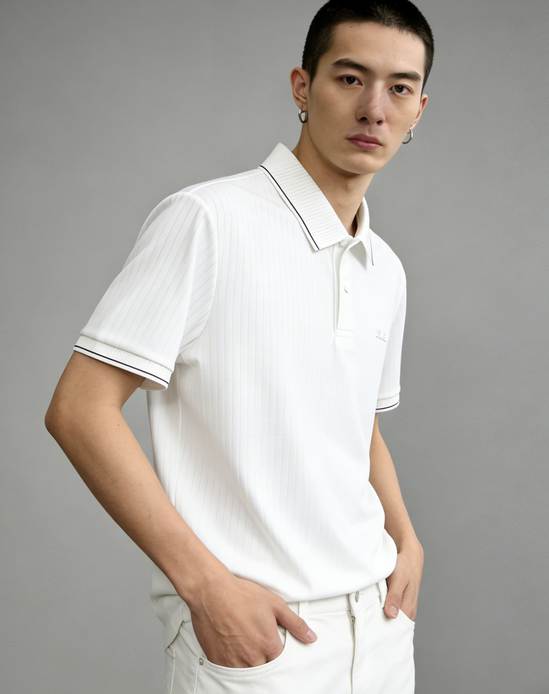 NO:774541,Mainly recommend Armani Armani spring new short-sleeved pure cotton lapel short-sleeved T-shirt, pure cotton T-shirt, the upper body effect is great, leisure and vacation boutique!  Light luxury style, simple and elegant!  Size M-3XL H2026 new model first release, armani, armani, T-shirt, tees, t-shirt,19860909主推 Armani 阿玛尼 春季新款短袖纯棉翻领短袖T恤,纯棉T恤、上身效果非常棒,休闲度假精品！轻奢风格简约大气！ 尺码M-3XL H2026新款首发,,armani,armani,T-shirt,tees，t-shirt,,Men's clothing