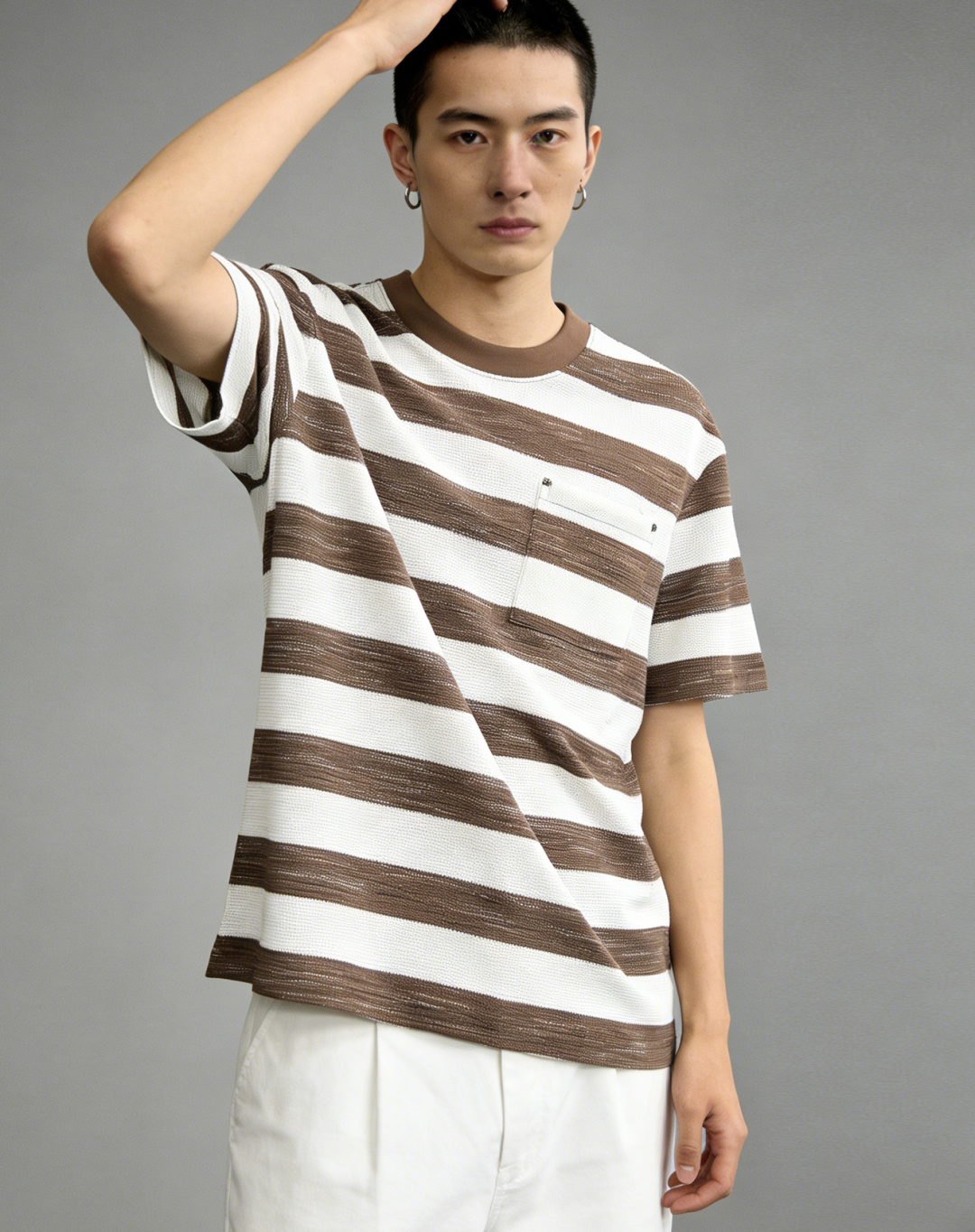 NO:774609,Mainly recommend Crow Heart 2026ss autumn new release Crow Heart round neck short-sleeved T-shirt, high-end new short-sleeved, letter logo printing, wearing it makes you feel comfortable and slim, lazy and casual, combined with clean and simple colors, it is particularly eye-catching, suitable for daily wear~ We introduce sports items decorated with vibrant printing, fashionable and quality life!  Size M-XXXL Color Black White H2026 new model first release, chrome hearts, T-shirt, tees, t-shirt,19860909主推 克罗心 2026ss秋季新款发布克罗心圆领短袖T恤,高端新款短袖,字母logo印花,穿上就是舒适自在又显瘦的存在,慵懒而随性,结合干净简单的色系就特别耐看,适合日常穿着~倾情推出缀饰活力印花的运动单品,时尚品质生活！ 尺码M-XXXL 颜色黑色 白色 H2026新款首发,,chrome hearts,T-shirt,tees，t-shirt,,Men's clothing