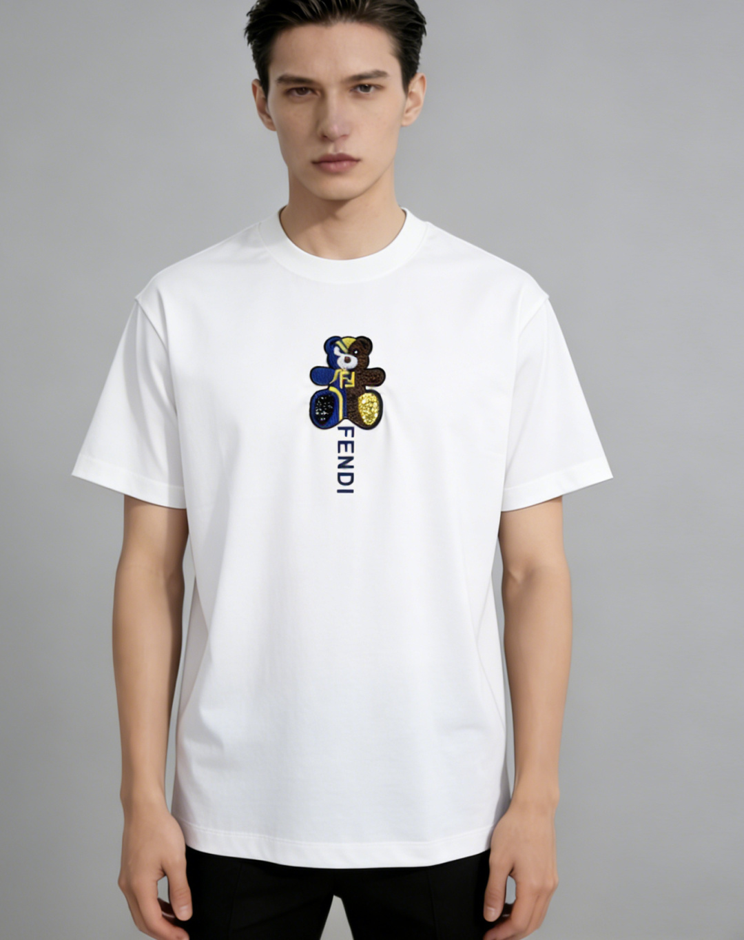 NO:832707,Mainly recommended Fendi Fendi spring new short-sleeved cotton round neck short-sleeved T-shirt, pure cotton T-shirt, the upper body effect is great, leisure and vacation boutique!  Light luxury style, simple and elegant!  Size M-4XL H2026 new model debut,, fendi, fendi, T-shirt, tees, t-shirt,19860909主推 Fendi 芬迪 春季新款短袖纯棉圆领短袖T恤,纯棉T恤、上身效果非常棒,休闲度假精品！轻奢风格简约大气！ 尺码M-4XL H2026新款首发,,fendi,fendi,T-shirt,tees，t-shirt,,Men's clothing