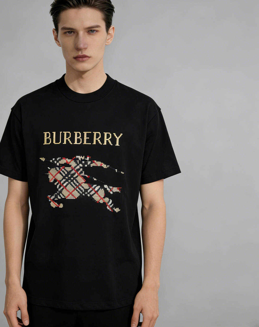 NO:832725,Mainly recommend Burberry Burberry's new spring short-sleeved pure cotton round neck short-sleeved T-shirt, pure cotton T-shirt, the upper body effect is great, leisure and holiday boutique!  Light luxury style, simple and elegant!  Sizes XS-XL H2026 new model debut,,burberry,burberry,T-shirt,tees,t-shirt,19860909主推 Burberry 巴宝莉 春季新款短袖纯棉圆领短袖T恤,纯棉T恤、上身效果非常棒,休闲度假精品！轻奢风格简约大气！ 尺码XS-XL H2026新款首发,,burberry,burberry,T-shirt,tees，t-shirt,,Men's clothing