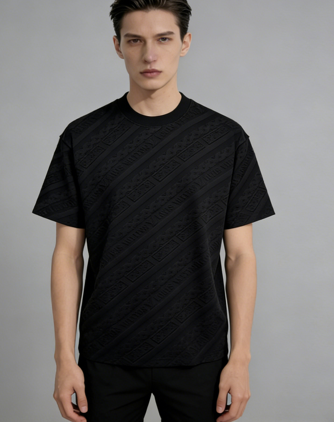NO:832660,Mainly recommend LV's new spring short-sleeved donkey brand pure cotton round neck short-sleeved shorts suit, pure cotton shorts suit, the upper body effect is great, a leisure and holiday boutique!  Light luxury style, simple and elegant!  Size M-XXXL H2026 new model debut,,louis vuitton,louis vuitton,shorts,T-shirt,19860909主推 LV 春季新款短袖 驴牌纯棉圆领短袖短裤套装,纯棉短裤套装,上身效果非常棒,休闲度假精品！轻奢风格简约大气！ 尺码M-XXXL H2026新款首发,,louis vuitton,louis vuitton,shorts,T-shirt,,Men's clothing