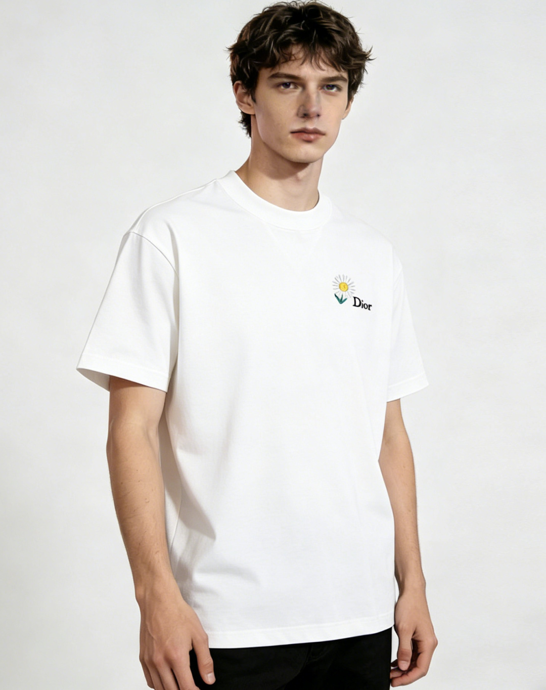 NO:832702,Mainly recommend the 2026ss spring new release Dior short-sleeved T-shirt, a selection of 180 high-end pure cotton 280 grams heavy thickened sweat-absorbent short-sleeved shirts!  The letter logo embroidery makes you feel comfortable and slim when you wear it. It is lazy and casual. When combined with clean and simple colors, it is particularly eye-catching and suitable for daily wear~ We introduce sports items decorated with vibrant prints for a fashionable and quality life!  Size M-3XL H2026 new model debut, dior, T-shirt, tees, t-shirt,19860909主推 2026ss春季新款发布迪奥短袖T恤,臻选180支高端纯棉280克重加厚吸汗短袖！字母logo刺绣,穿上就是舒适自在又显瘦的存在,慵懒而随性,结合干净简单的色系就特别耐看,适合日常穿着~倾情推出缀饰活力印花的运动单品,时尚品质生活！ 尺码M-3XL H2026新款首发,,dior,T-shirt,tees，t-shirt,,Men's clothing