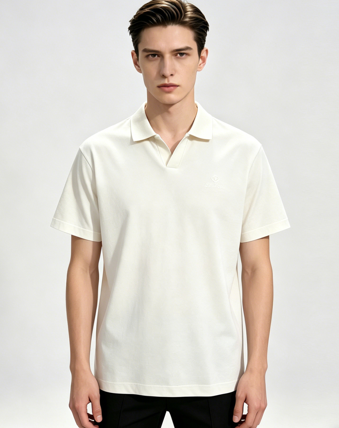 NO:774566,Mainly recommend LP 1996 spring new release LP lapel short-sleeved T-shirt, high-end new short-sleeved, classic letter LOGO embroidery on the chest, wearing it makes you feel comfortable and slim, lazy and casual, combined with clean and simple colors, it is particularly attractive and suitable for daily wear~ We introduce sports items decorated with vibrant prints, fashionable and quality life!  Size M-XXXL Color Black White Apricot H2026 new model debut, loro piana, T-shirt, tees, t-shirt,19860909主推 LP 1996春季新款发布LP翻领短袖T恤,高端新款短袖,胸前经典字母LOGO刺绣,穿上就是舒适自在又显瘦的存在,慵懒而随性,结合干净简单的色系就特别耐看,适合日常穿着~倾情推出缀饰活力印花的运动单品,时尚品质生活！ 尺码M-XXXL 颜色黑色 白色 杏色 H2026新款首发,,loro piana,T-shirt,tees，t-shirt,,Men's clothing