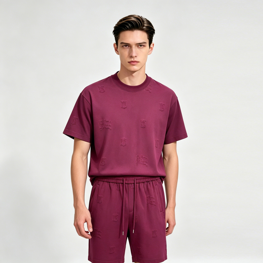 NO:777094,The main recommendation is Burberry's new spring short-sleeved Burberry pure cotton short-sleeved shorts suit. The pure cotton shorts suit has a great upper body effect and is a leisure and holiday boutique!  Light luxury style, simple and elegant!  Size M-XXXL H2026 new model first release,,burberry,burberry,shorts,T-shirt,19860909主推 Burberry 春季新款短袖巴宝莉纯棉短袖短裤套装,纯棉短裤套装,上身效果非常棒,休闲度假精品！轻奢风格简约大气！ 尺码M-XXXL H2026新款首发,,burberry,burberry,shorts,T-shirt,,Men's clothing