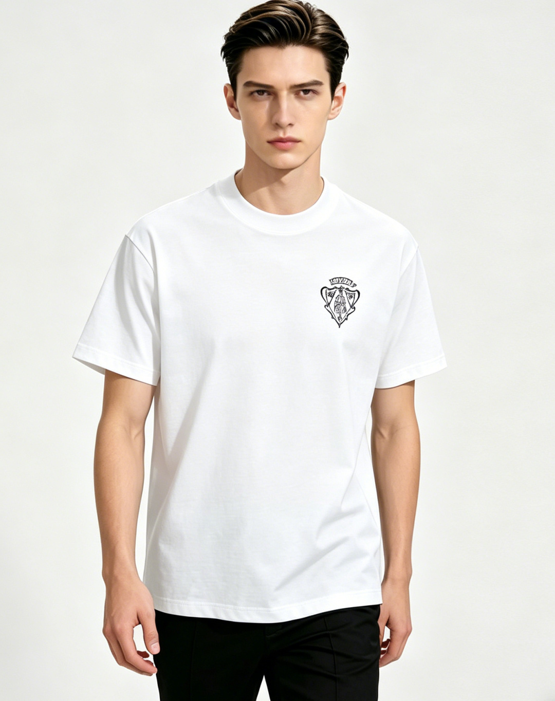 NO:777095,Mainly recommend Gucci 2026ss spring new release Gucci short-sleeved T-shirt, 180 high-end pure cotton 280 grams heavy thickened sweat-absorbent short-sleeved shirt!  The letter logo embroidery makes you feel comfortable and slim when you wear it. It is lazy and casual. When combined with clean and simple colors, it is particularly eye-catching and suitable for daily wear~ We introduce sports items decorated with vibrant prints for a fashionable and quality life!  Size M-3XL H2026 new model first release,,gucci,T-shirt,tees,t-shirt,19860909主推 Gucci 2026ss春季新款发布古奇短袖T恤,臻选180支高端纯棉280克重加厚吸汗短袖！字母logo刺绣,穿上就是舒适自在又显瘦的存在,慵懒而随性,结合干净简单的色系就特别耐看,适合日常穿着~倾情推出缀饰活力印花的运动单品,时尚品质生活！ 尺码M-3XL H2026新款首发,,gucci,T-shirt,tees，t-shirt,,Men's clothing