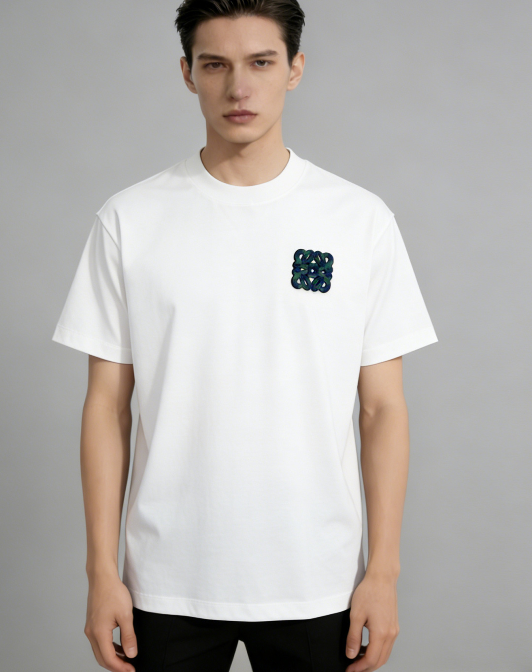 NO:777120,Mainly recommend Loewe Luo Yiwei's new spring short-sleeved cotton round neck short-sleeved T-shirt, pure cotton T-shirt, the upper body effect is great, leisure and holiday boutique!  Light luxury style, simple and elegant!  Size M-4XL H2026 new model debut,,loewe,loewe,T-shirt,tees,t-shirt,19860909主推 Loewe 罗意威 春季新款短袖纯棉圆领短袖T恤,纯棉T恤、上身效果非常棒,休闲度假精品！轻奢风格简约大气！ 尺码M-4XL H2026新款首发,,loewe,loewe,T-shirt,tees，t-shirt,,Men's clothing