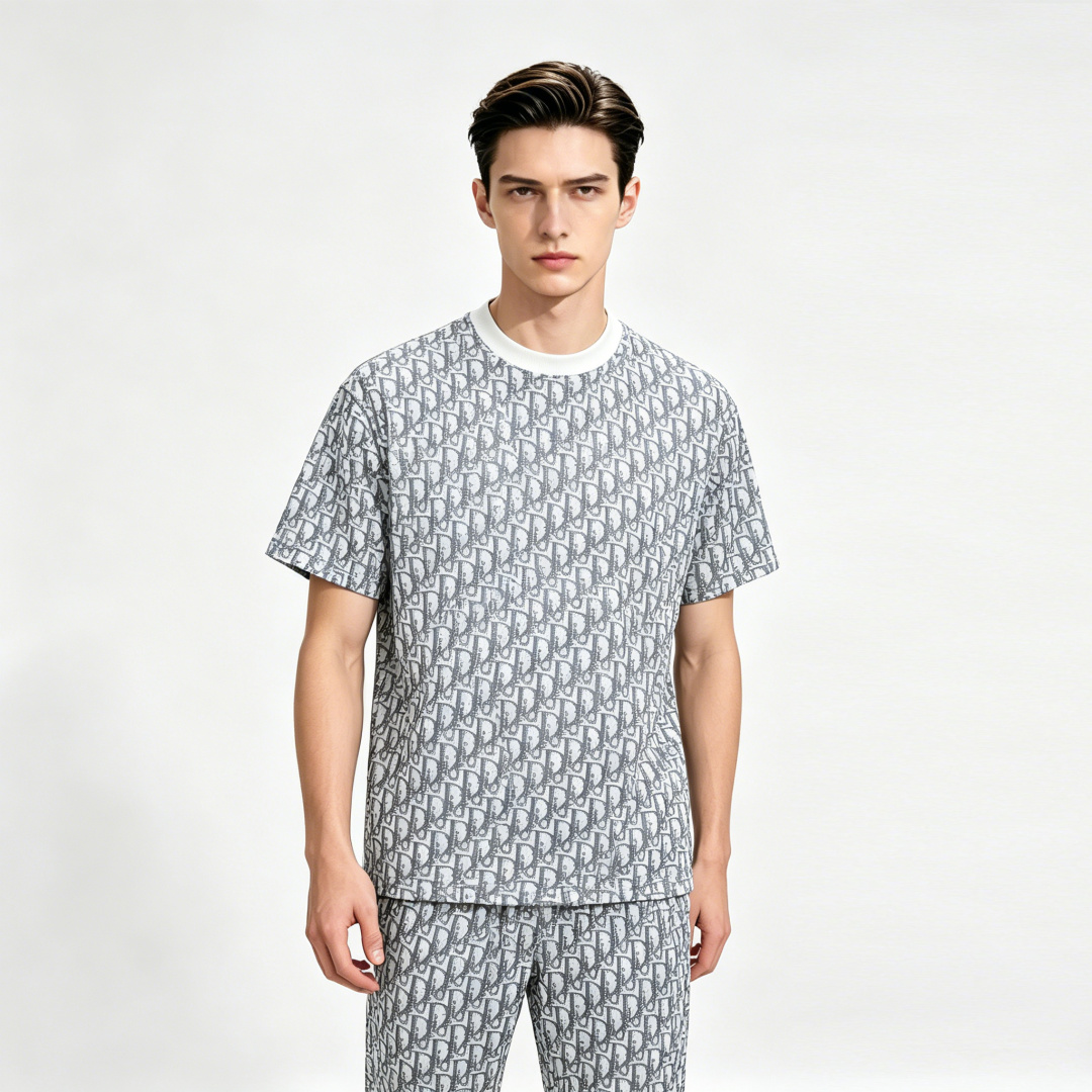 NO:849616,The main recommendation is Dior's new spring short-sleeved Dior pure cotton short-sleeved shorts suit. The pure cotton shorts suit has a great upper body effect and is a leisure and vacation boutique!  Light luxury style, simple and elegant!  Size M-XXXL H2026 new model first release, dior, dior, shorts, T-shirt,19860909主推 Dior 春季新款短袖迪奥纯棉短袖短裤套装,纯棉短裤套装,上身效果非常棒,休闲度假精品！轻奢风格简约大气！ 尺码M-XXXL H2026新款首发,,dior,dior,shorts,T-shirt,,Men's clothing