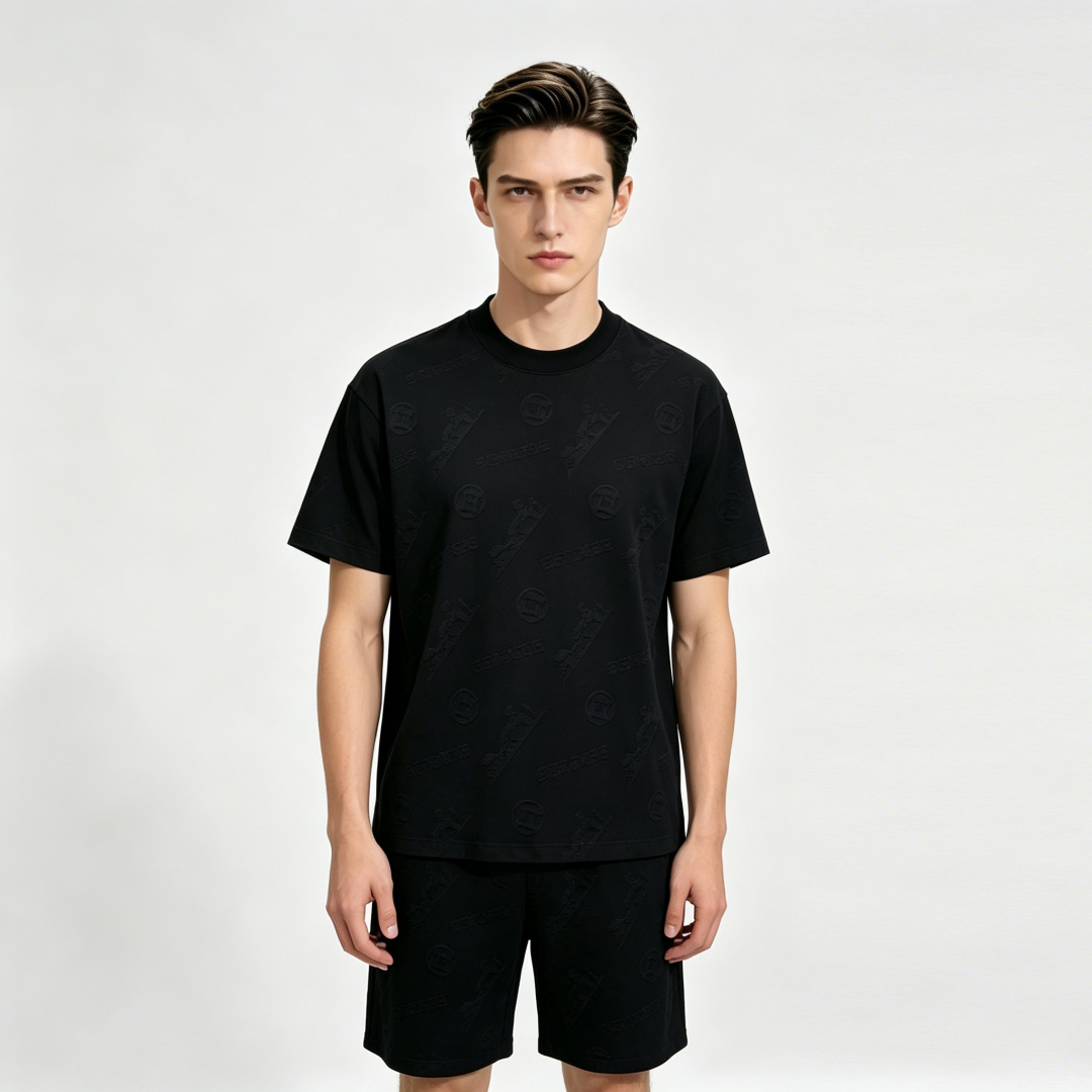 NO:846511,The main recommendation is Hermes' new spring short-sleeved Hermès pure cotton short-sleeved shorts suit, round-neck pure cotton shorts suit, the upper body effect is great, a leisure and holiday boutique!  Light luxury style, simple and elegant!  Size M-XXXL H2026 new release, hermes, hermes, shorts, T-shirt,19860909主推 Hermes 春季新款短袖爱马仕纯棉短袖短裤套装,圆领纯棉短裤套装,上身效果非常棒,休闲度假精品！轻奢风格简约大气！ 尺码M-XXXL H2026新款首发,,hermes,hermes,shorts,T-shirt,,Men's clothing