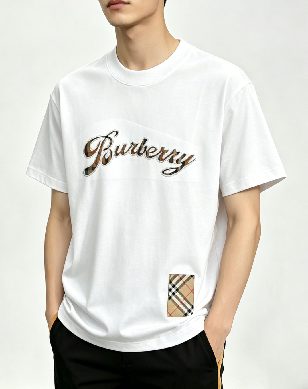 NO:834127,Mainly recommend Burberry Burberry's new spring short-sleeved pure cotton round neck short-sleeved T-shirt, pure cotton T-shirt, the upper body effect is great, leisure and holiday boutique!  Light luxury style, simple and elegant!  Size S-XXL H2026 new model first release,,burberry,burberry,T-shirt,tees,t-shirt,19860909主推 Burberry 巴宝莉 春季新款短袖纯棉圆领短袖T恤,纯棉T恤、上身效果非常棒,休闲度假精品！轻奢风格简约大气！ 尺码S-XXL H2026新款首发,,burberry,burberry,T-shirt,tees，t-shirt,,Men's clothing