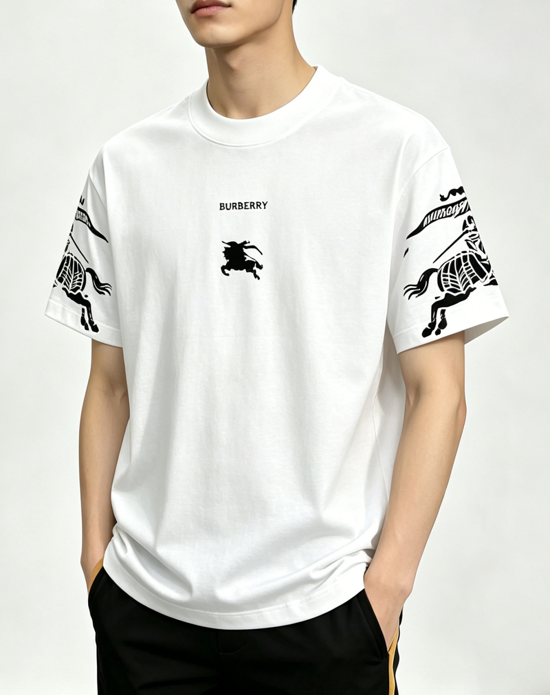 NO:841153,Mainly recommended Burberry spring new short-sleeved pure cotton lapel short-sleeved T-shirt, pure cotton T-shirt, the upper body effect is great, leisure and holiday boutique!  Light luxury style, simple and elegant!  Size M-3XL H2026 new model debut,,burberry,burberry,T-shirt,tees,t-shirt,19860909主推 Burberry 巴宝莉 春季新款短袖纯棉翻领短袖T恤,纯棉T恤、上身效果非常棒,休闲度假精品！轻奢风格简约大气！ 尺码M-3XL H2026新款首发,,burberry,burberry,T-shirt,tees，t-shirt,,Men's clothing
