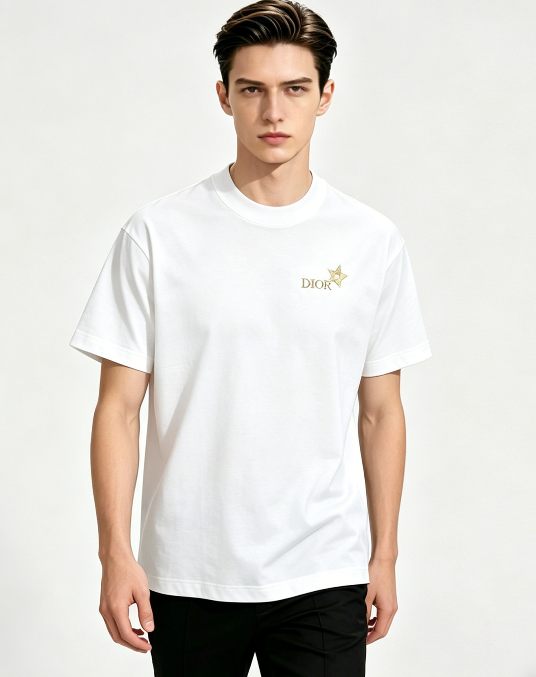 NO:849626,The main recommendation is Dior's exclusive spring new Dior fashion casual round neck short sleeves, high-density 280g pure cotton fabric, advanced dense needle embroidery, high-end European original single T-shirt, trendy fashion casual half-sleeves, high breathability and comfort, impeccable details, brand element design concept, reflecting high quality. Presenting casual tailoring, the upper body shape is awesome!  Color black white Size M-3XL H2026 new release, dior, dior, T-shirt, tees, t-shirt,19860909主推 Dior 独家专供春季新款迪奥时尚休闲圆领短袖,高密度280克纯棉面料,高级密针刺绣、高端欧版原单T恤,潮流时尚休闲半袖 透气舒适度高,细节无可挑剔,品牌元素设计理念,体现高品质.呈现休闲裁剪,上身版型超赞！ 颜色黑色 白色 码数M-3XL H2026新款首发,,dior,dior,T-shirt,tees，t-shirt,,Men's clothing