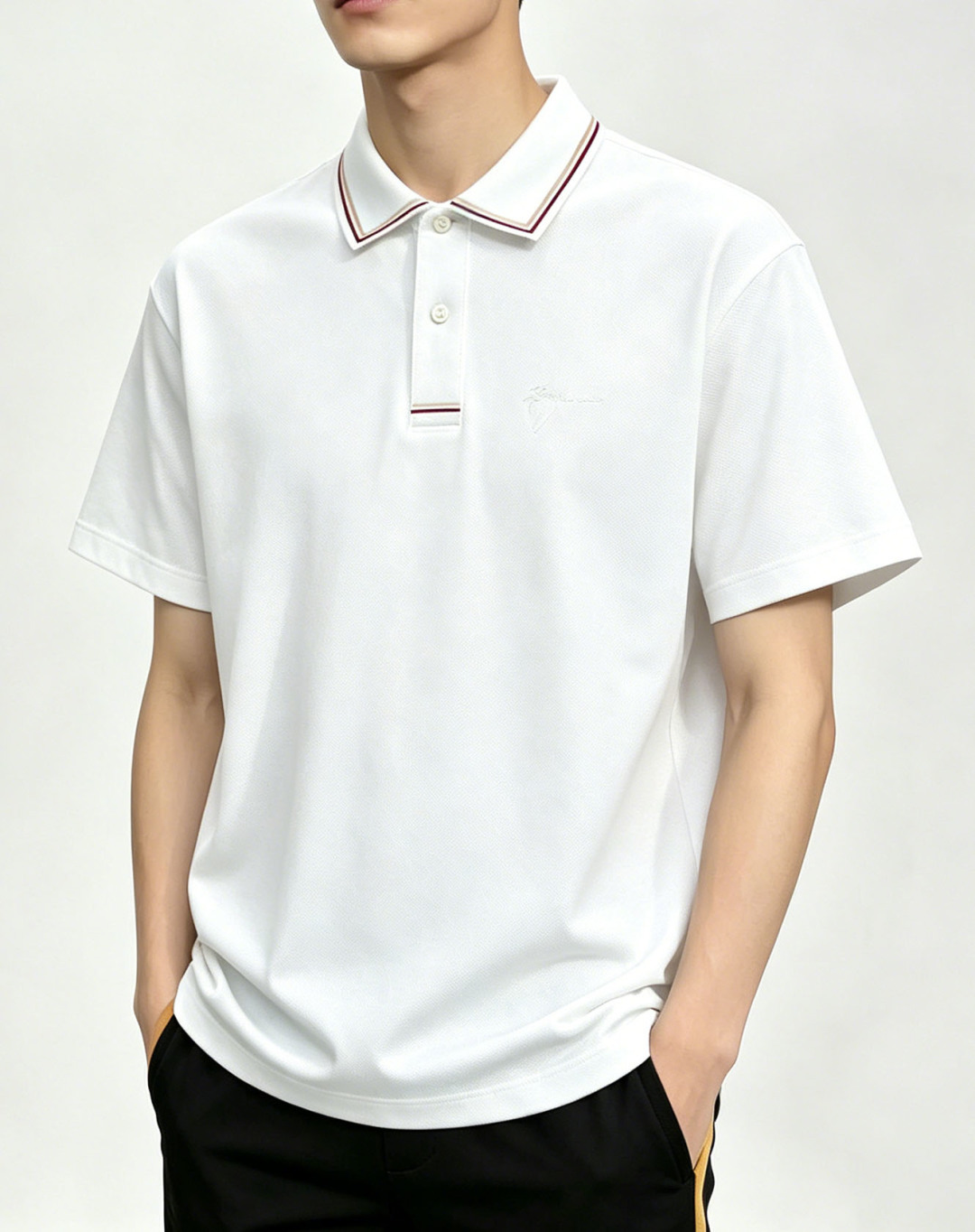 NO:859009,Mainly recommended Ferragamo spring new short-sleeved Ferragamo pure cotton lapel short-sleeved T-shirt, business fashion pure cotton T-shirt, the upper body effect is very atmospheric with the logo embroidery on the chest, and the sweat-absorbent and breathable panel is a stylish leisure and vacation boutique!  Light luxury style, simple and elegant!  Size M-XXXL H2026 new model debut,,ferragamo,T-shirt,tees,t-shirt,19860909主推 菲拉格慕 春季新款短袖菲拉格慕纯棉翻领短袖T恤,商务时尚纯棉T恤,胸前logo刺绣款上身效果非常大气,吸汗透气板正有型休闲度假精品！轻奢风格简约大气！ 尺码M-XXXL H2026新款首发,,ferragamo,T-shirt,tees，t-shirt,,Men's clothing