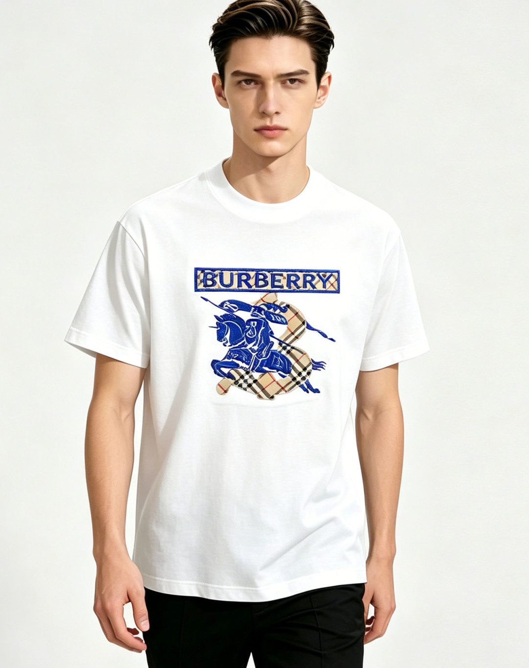 NO:859019,Mainly recommend Burberry 2026ss autumn new release Burberry round neck short-sleeved T-shirt, high-end new short-sleeved, letter logo embroidery!  Wearing it makes you feel comfortable and slim, lazy and casual, and combined with clean and simple colors, it is particularly eye-catching and suitable for daily wear~ We introduce sports items decorated with vibrant prints for a fashionable and quality life!  Size M-XXXL Color White Black H2026 new model first release, burberry, burberry, T-shirt, tees, t-shirt,19860909主推 Burberry 2026ss秋季新款发布巴宝莉圆领短袖T恤,高端新款短袖,字母logo刺绣！穿上就是舒适自在又显瘦的存在,慵懒而随性,结合干净简单的色系就特别耐看,适合日常穿着~倾情推出缀饰活力印花的运动单品,时尚品质生活！ 尺码M-XXXL 颜色白色 黑色 H2026新款首发,,burberry,burberry,T-shirt,tees，t-shirt,,Men's clothing