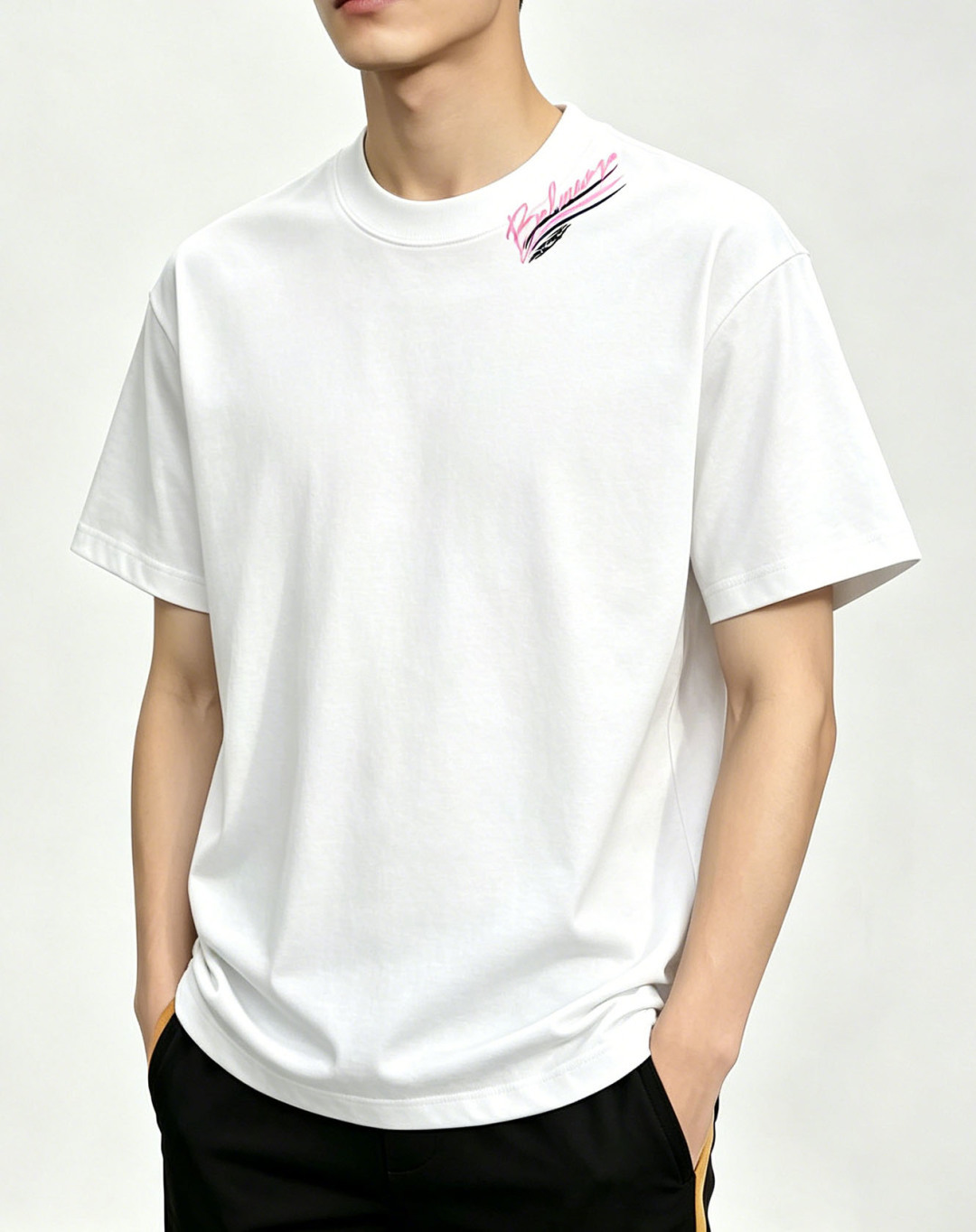 NO:859083,Mainly recommend Balenciaga spring new short-sleeved Balenciaga pure cotton round-neck short-sleeved T-shirt, fashionable pure cotton T-shirt, the upper body effect is very atmospheric with the logo embroidery on the chest, and the sweat-absorbent and breathable panel is a stylish leisure and holiday product!  Light luxury style, simple and elegant!  Size S-XXXL H2026 new model first release,,balenciaga,balenciaga,T-shirt,tees,t-shirt,19860909主推 Balenciaga 春季新款短袖巴黎世家纯棉圆领短袖T恤,时尚纯棉T恤,胸前logo刺绣款上身效果非常大气,吸汗透气板正有型休闲度假精品！轻奢风格简约大气！ 尺码S-XXXL H2026新款首发,,balenciaga,balenciaga,T-shirt,tees，t-shirt,,Men's clothing
