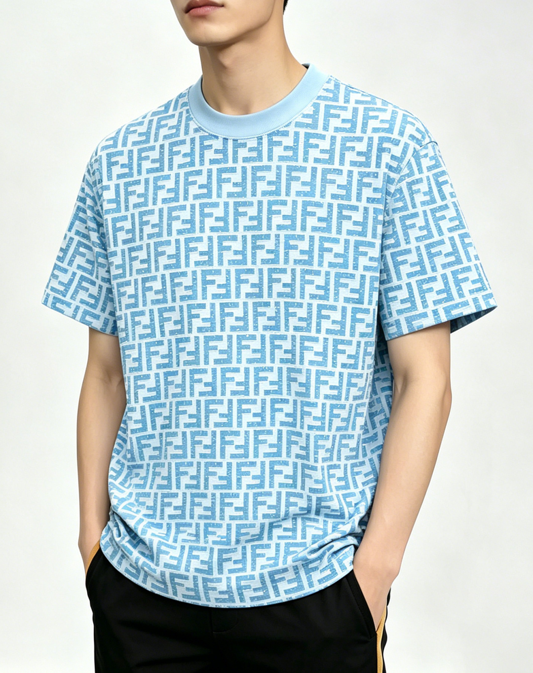 NO:915124,Mainly recommended Fendi Fendi spring new short-sleeved cotton round neck short-sleeved T-shirt, pure cotton T-shirt, the upper body effect is great, leisure and vacation boutique!  Light luxury style, simple and elegant!  Size M-3XL H2026 new model debut,, fendi, fendi, T-shirt, tees, t-shirt,19860909主推 Fendi 芬迪 春季新款短袖纯棉圆领短袖T恤,纯棉T恤、上身效果非常棒,休闲度假精品！轻奢风格简约大气！ 尺码M-3XL H2026新款首发,,fendi,fendi,T-shirt,tees，t-shirt,,Men's clothing