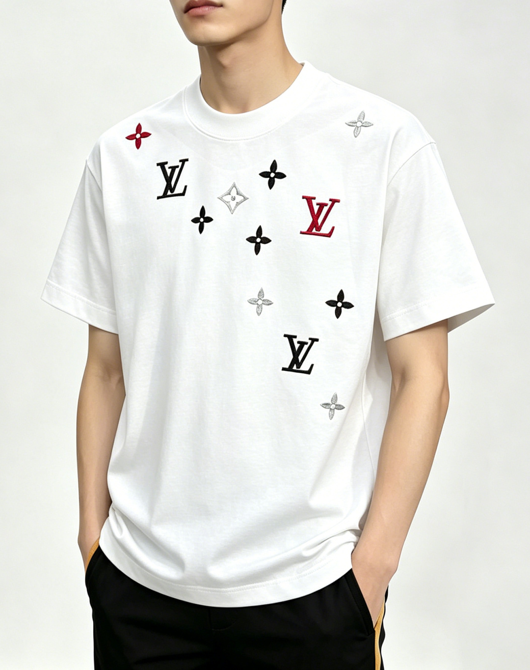 NO:915133,Mainly recommend LV Donkey brand spring new short-sleeved cotton round neck short-sleeved T-shirt, pure cotton T-shirt, the upper body effect is great, leisure and vacation boutique!  Light luxury style, simple and elegant!  Size M-3XL H2026 new model debut,,louis vuitton,louis vuitton,T-shirt,tees,t-shirt,19860909主推 LV 驴牌 春季新款短袖纯棉圆领短袖T恤,纯棉T恤、上身效果非常棒,休闲度假精品！轻奢风格简约大气！ 尺码M-3XL H2026新款首发,,louis vuitton,louis vuitton,T-shirt,tees，t-shirt,,Men's clothing