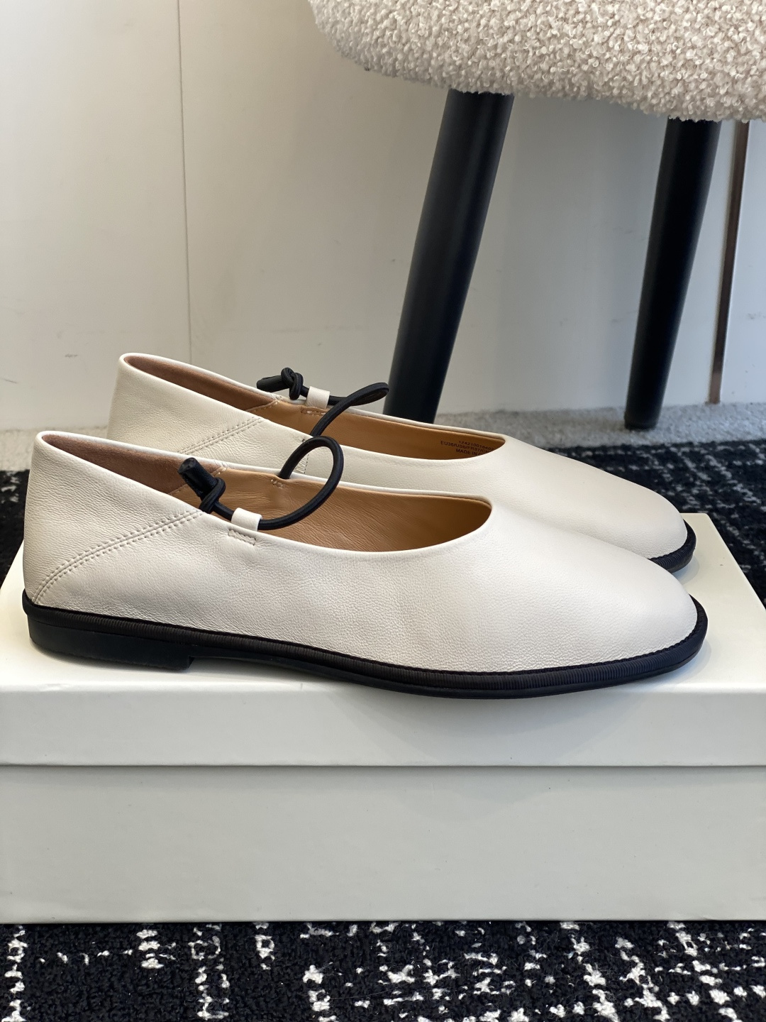 东莞原厂
原厂ICICLE之禾平底妈妈鞋来啦！之禾作为国产品牌来说是一个骄傲！完全不输外国的众多大牌子～