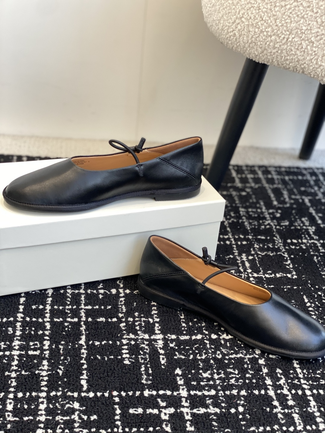 东莞原厂
原厂ICICLE之禾平底妈妈鞋来啦！之禾作为国产品牌来说是一个骄傲！完全不输外国的众多大牌子～