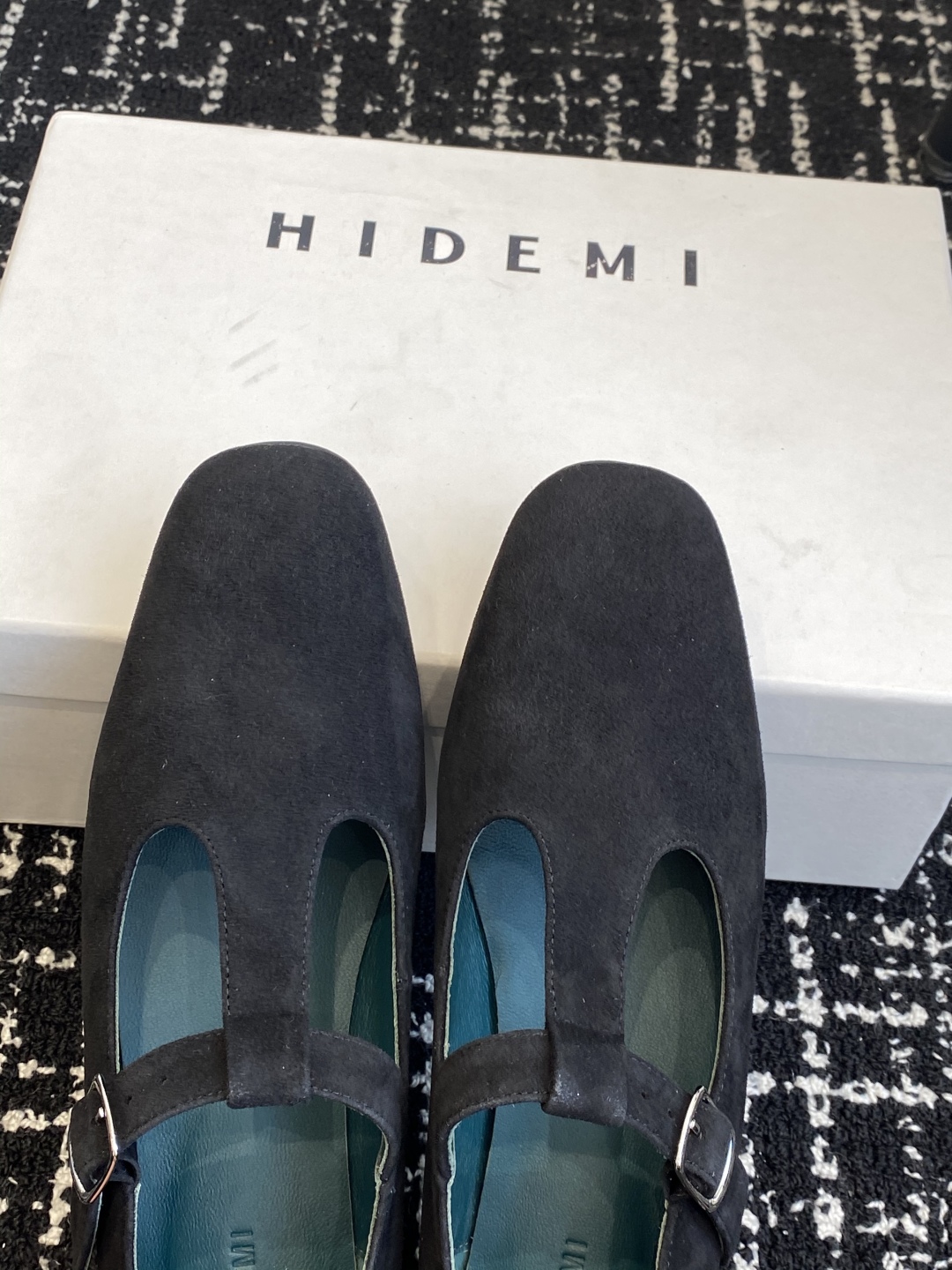 代购级
HIDEMI 25ss 新款春夏 玛丽珍 单鞋  

原版购自品独立开发！小方头设计，无论是搭配