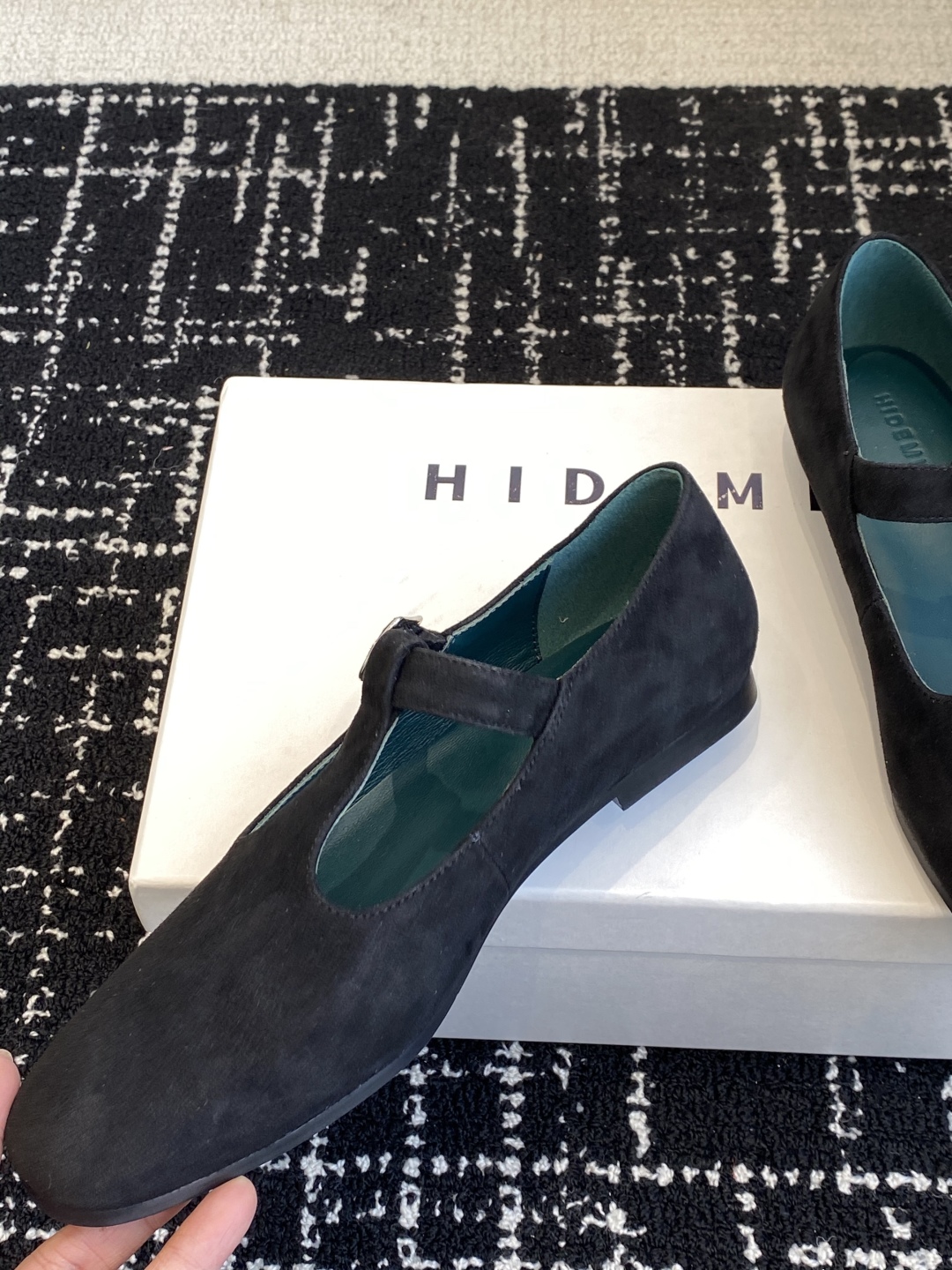 代购级
HIDEMI 25ss 新款春夏 玛丽珍 单鞋  

原版购自品独立开发！小方头设计，无论是搭配