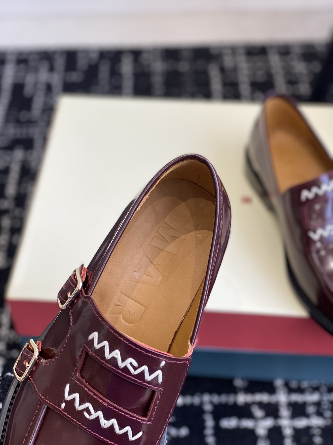 代购级
MARNI 25ss 春夏新款 矮跟乐福鞋 

乐福鞋是鞋业界的天花板，永不过时的一个代名词、想