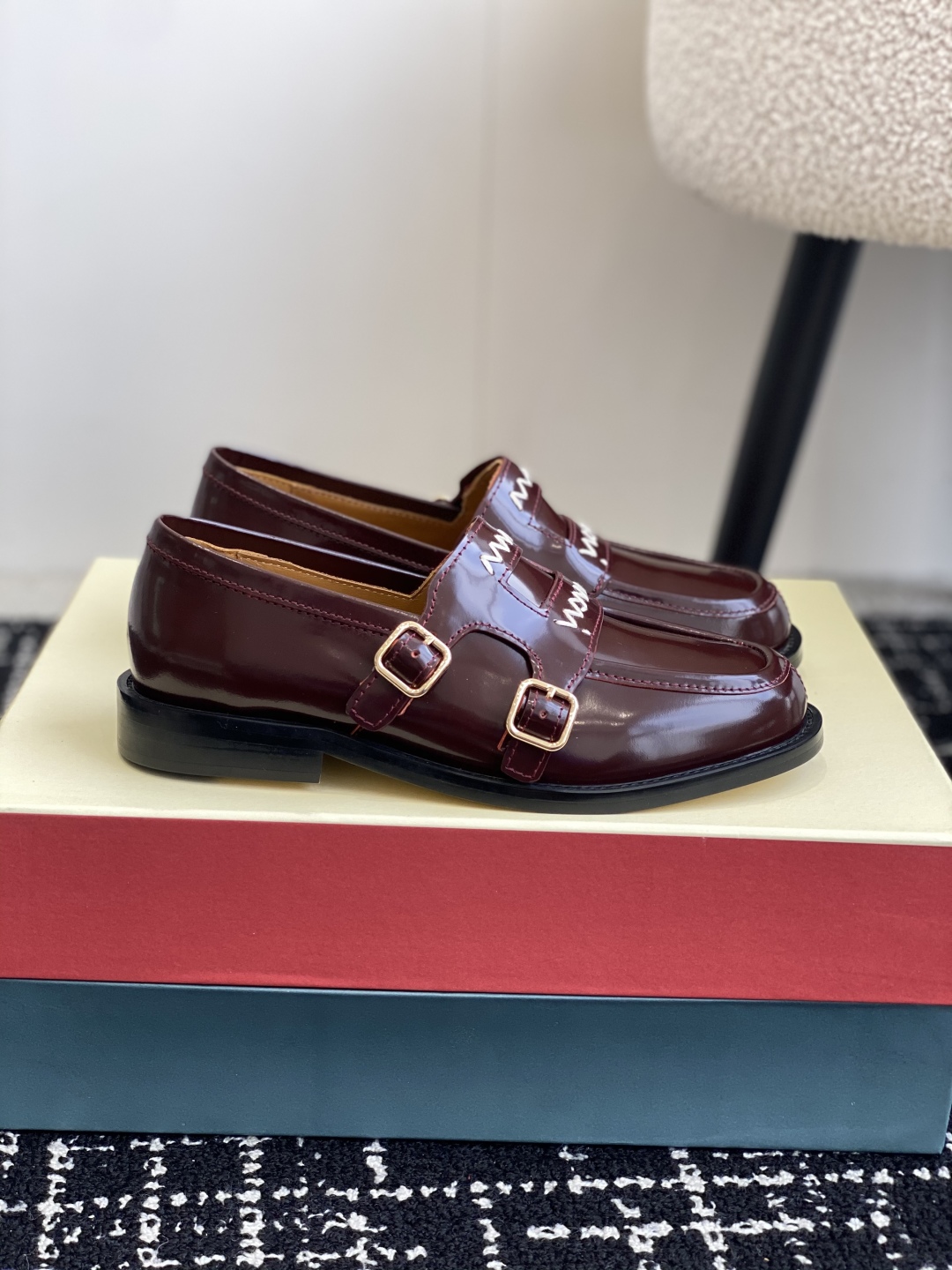 代购级
MARNI 25ss 春夏新款 矮跟乐福鞋 

乐福鞋是鞋业界的天花板，永不过时的一个代名词、想