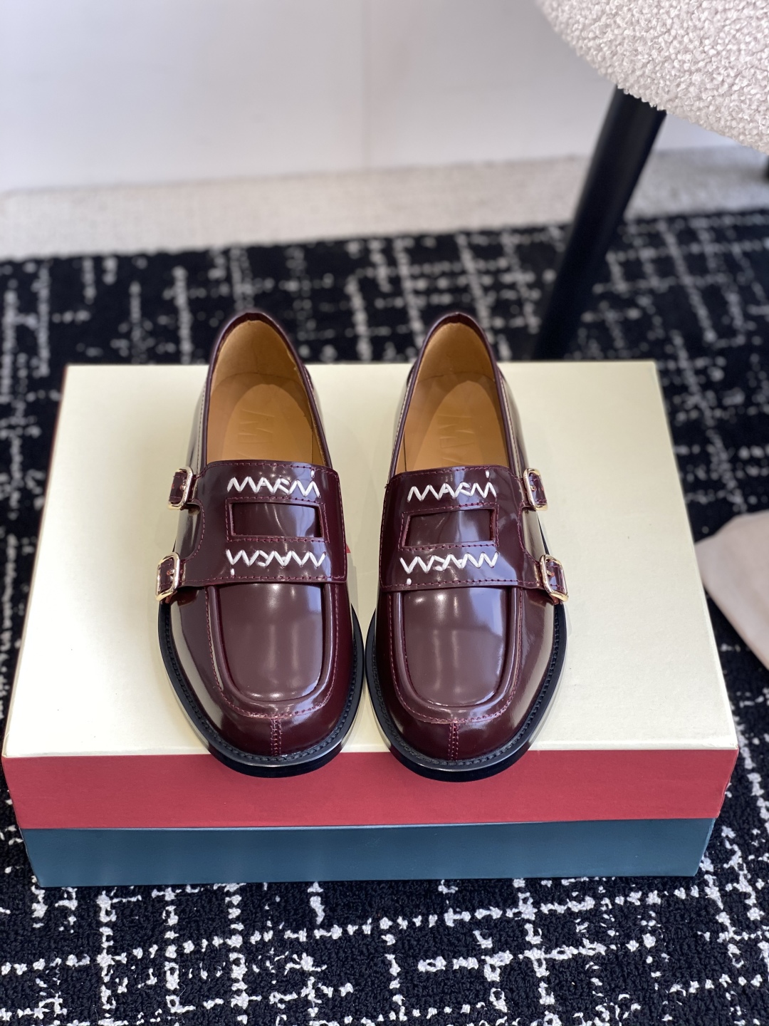 代购级
MARNI 25ss 春夏新款 矮跟乐福鞋 

乐福鞋是鞋业界的天花板，永不过时的一个代名词、想