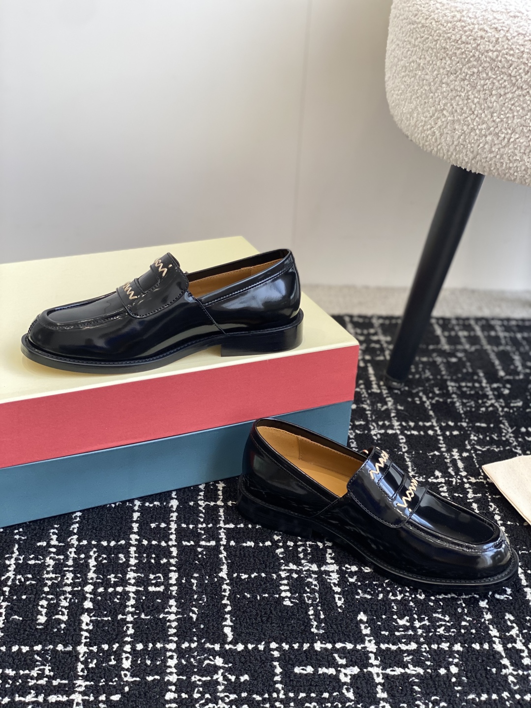 代购级
MARNI 25ss 春夏新款 矮跟乐福鞋 

乐福鞋是鞋业界的天花板，永不过时的一个代名词、想