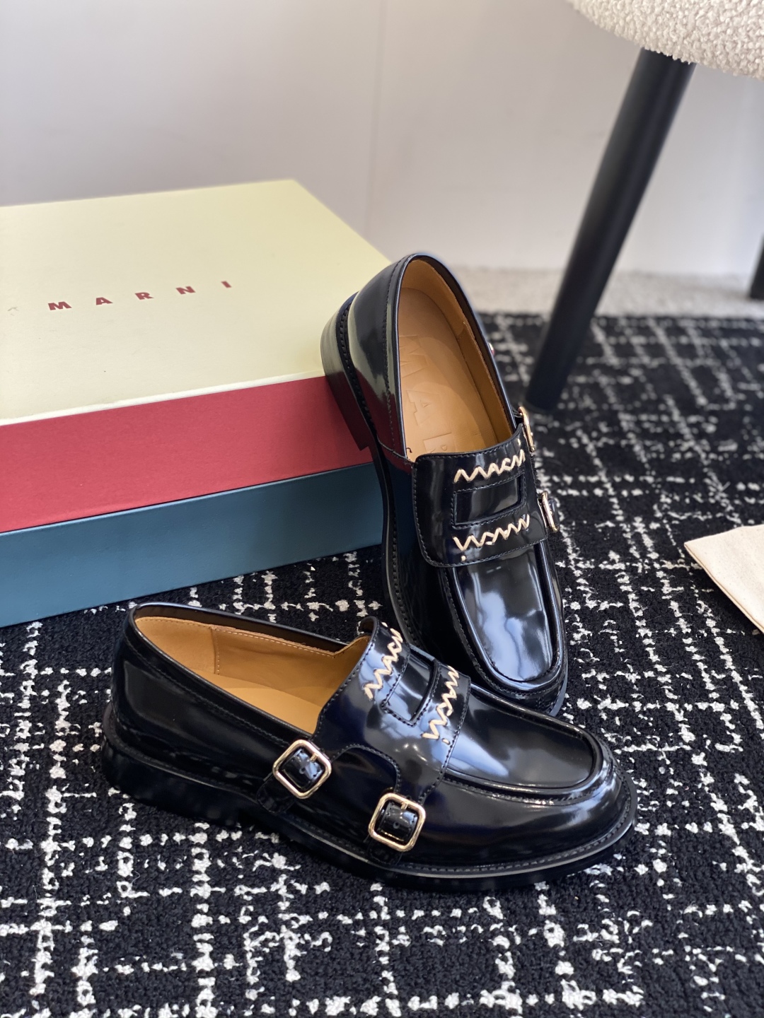 代购级
MARNI 25ss 春夏新款 矮跟乐福鞋 

乐福鞋是鞋业界的天花板，永不过时的一个代名词、想