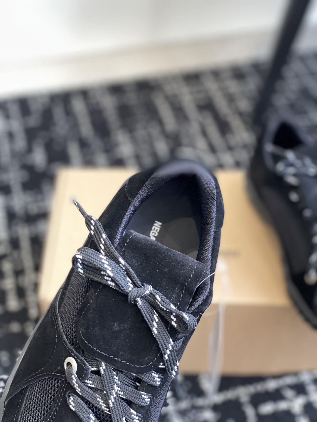 代购级
Negativethree(nt3)韩国设计师品牌机能运动鞋 原版1比1复制  

韩国各大网红