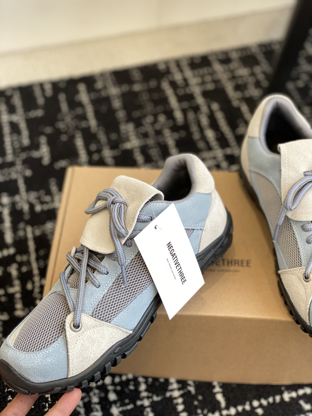 代购级
Negativethree(nt3)韩国设计师品牌机能运动鞋 原版1比1复制  

韩国各大网红