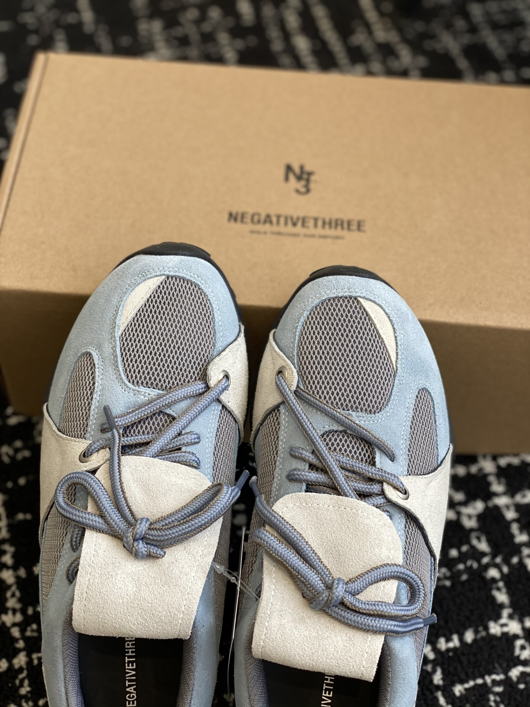 代购级
Negativethree(nt3)韩国设计师品牌机能运动鞋 原版1比1复制  

韩国各大网红