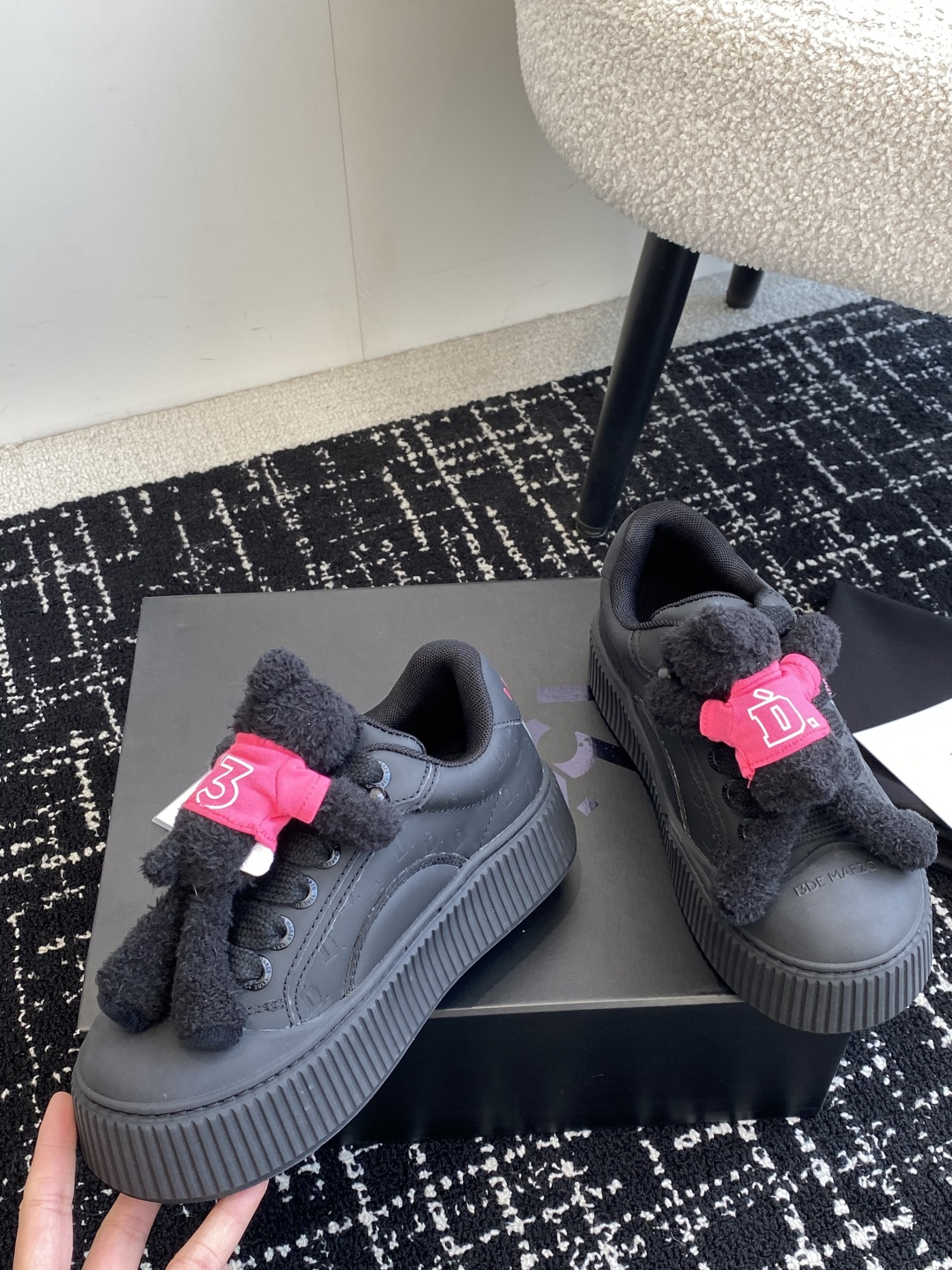 代购级
13DEMARZO 小众潮牌 25ss新款 立体玩偶 溶解鞋 休闲鞋

立体小熊玩偶溶解鞋 这双