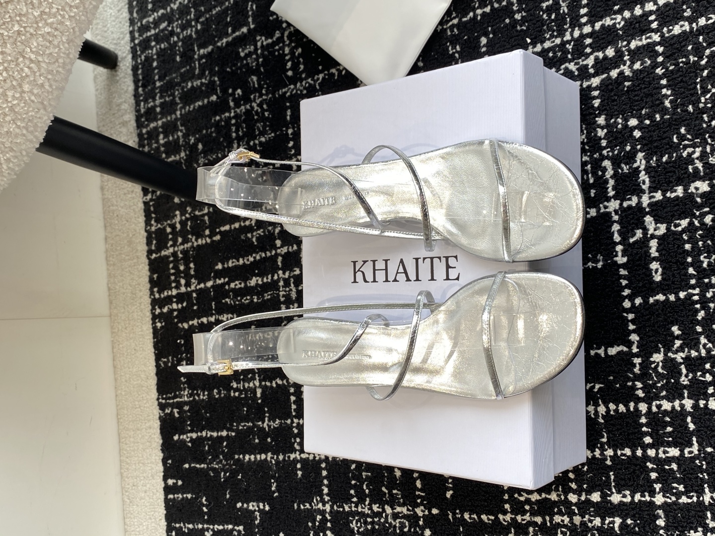 代购级
Khaite 25 ss 新款尖头 细跟 凉鞋 

非常优雅的圆头头高跟鞋，百搭好穿，不管是什么