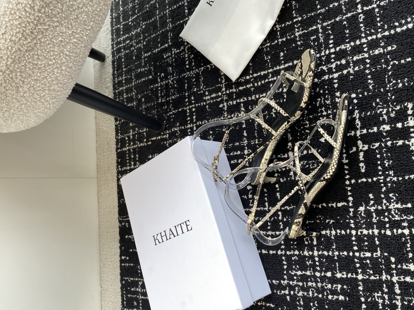 代购级
Khaite 25 ss 新款尖头 细跟 凉鞋 

非常优雅的圆头头高跟鞋，百搭好穿，不管是什么