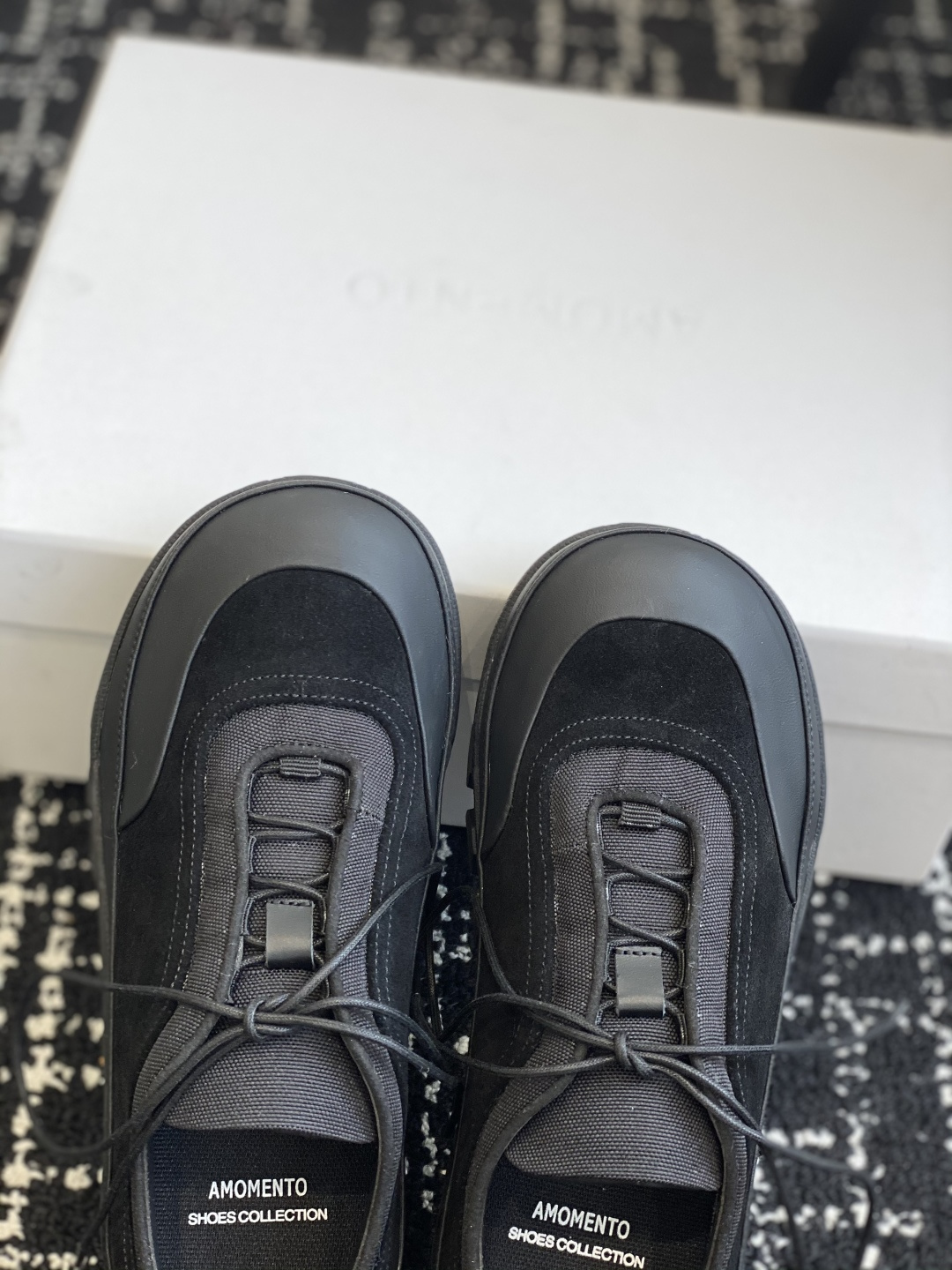 代购级
Amomento 25ss 韩国首尔独立品牌  休闲户外鞋 

上脚超级显瘦，大底柔软舒适，脚感