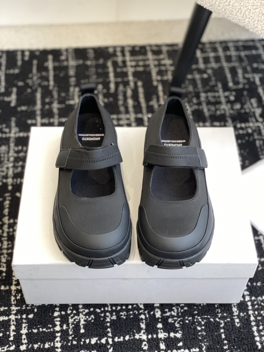 代购级
Amomento 25ss 韩国首尔独立品牌  玛丽珍 休闲户外鞋 

上脚超级显瘦，大底柔软舒