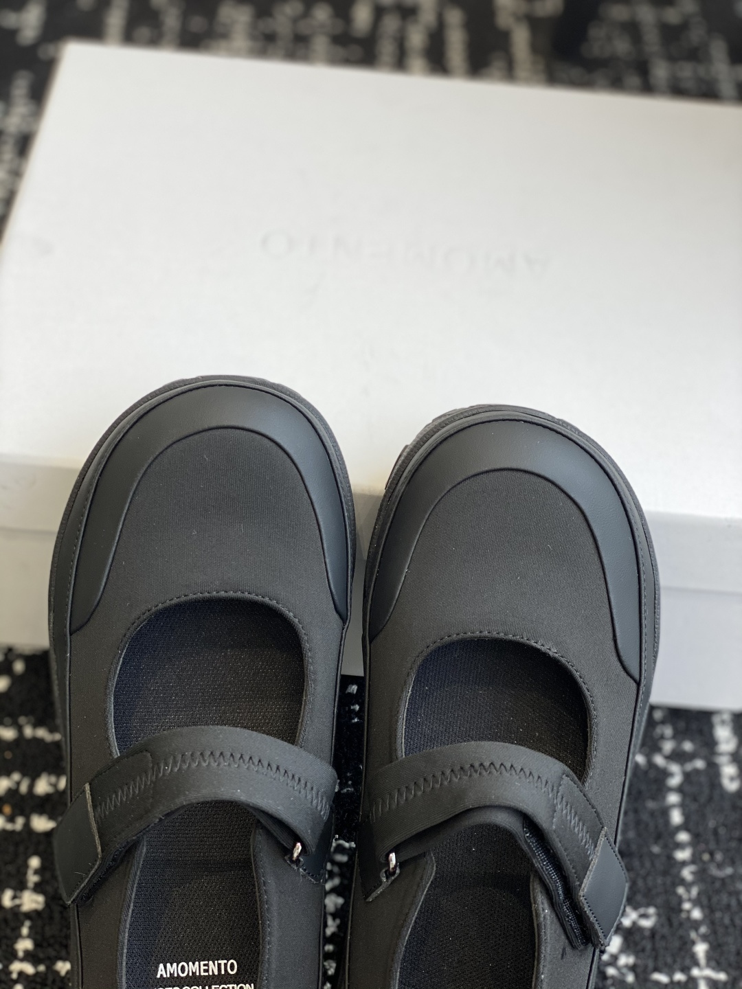 代购级
Amomento 25ss 韩国首尔独立品牌  玛丽珍 休闲户外鞋 

上脚超级显瘦，大底柔软舒