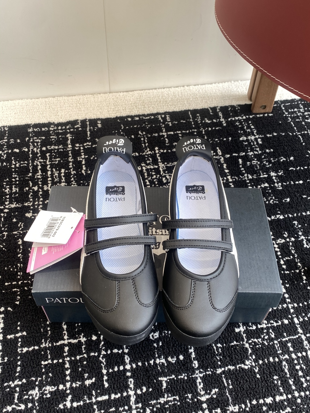 NO:165196,Purchase grade Onitsuka Tiger NIPPON MADE Onitsuka Tiger Handmade Shoes Series The highest version MEXICO 66 DELUXE メキシコ 66 デラックス Exclusive!  The sole has a built-in chip, and the product information is emitted. Users with NFC function can conduct inspections directly!  Synchronize the official, the new triple tag of handmade shoes!  Lace-up/Lie-free dual-purpose wear method!  High-density double-layer combined midsole plate, pre-shaped according to the shape of the last, perfectly fits the arch!  High elastic EVA molded insoles have strong support performance, can cushion the pressure of both feet and reduce fatigue!  Size#35-40 (40 custom made without return or exchange), casual shoes/sports shoes, sneakers19860909代购级 Onitsuka Tiger NIPPON MADE 鬼冢虎手工鞋系列 最高版本MEXICO 66 DELUXE メキシコ 66 デラックス独家！ 鞋底内置芯片,感应弹出产品信息,带NFC功能手机用户可直接进行验货！同步官方,手工鞋新款三联吊牌！ 系带/免系带两用穿法！高密度双层组合中底板,根据楦头形状预定型,完美贴合脚弓！高弹性EVA成型鞋垫,支撑性能强,可以缓冲双足压力,减轻疲劳！ Size#35-40（40订做不退换）,休闲鞋/运动鞋,sneakers,Women's Shoes