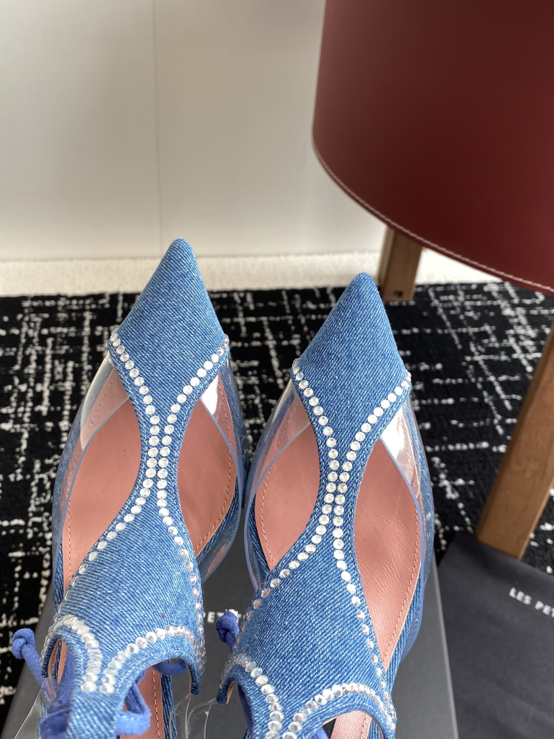 代购级
les petits joueurs 2025年春夏系列新品～性感靓丽首选单品

鞋面选用优质缎